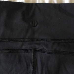 Lululemon cropped leggings w/ mesh cutouts